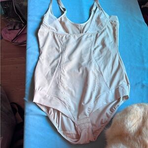 Maidenform Open Bust Nude/light Beige Med-light  Shape-wear Women’s Size XL